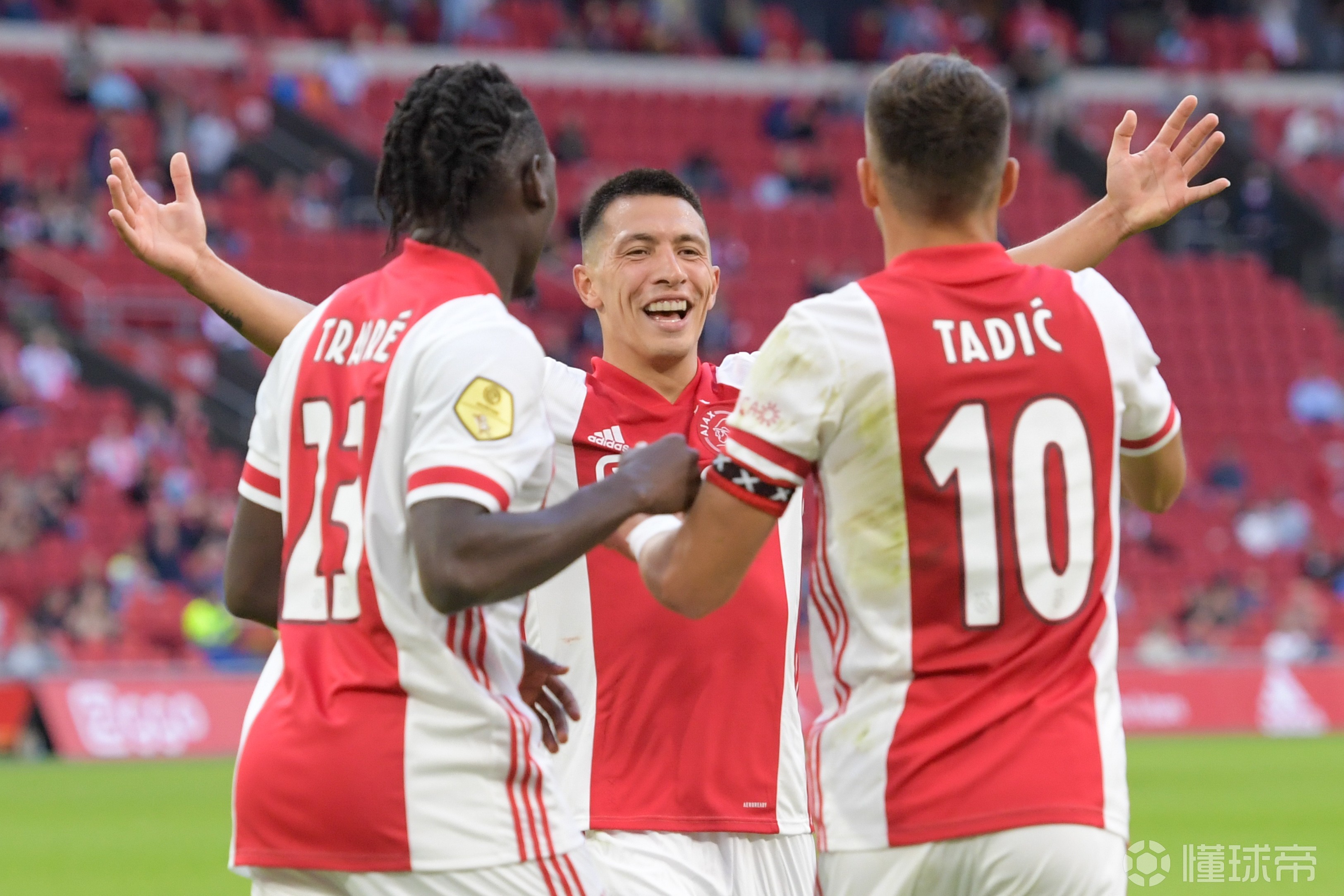 cba总决赛第三场后辽宁球员与四川球迷互殴