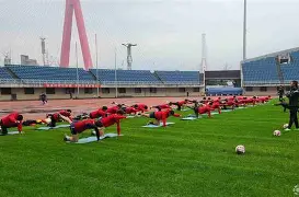 汉堡vs雷根斯